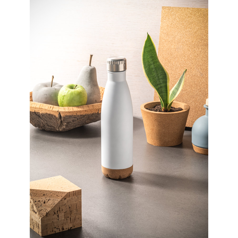 2022/07/Squeeze-personalizado-em-aco-inox-e-base-em-cortica-ate-560ml-K94240-ambiente.jpg